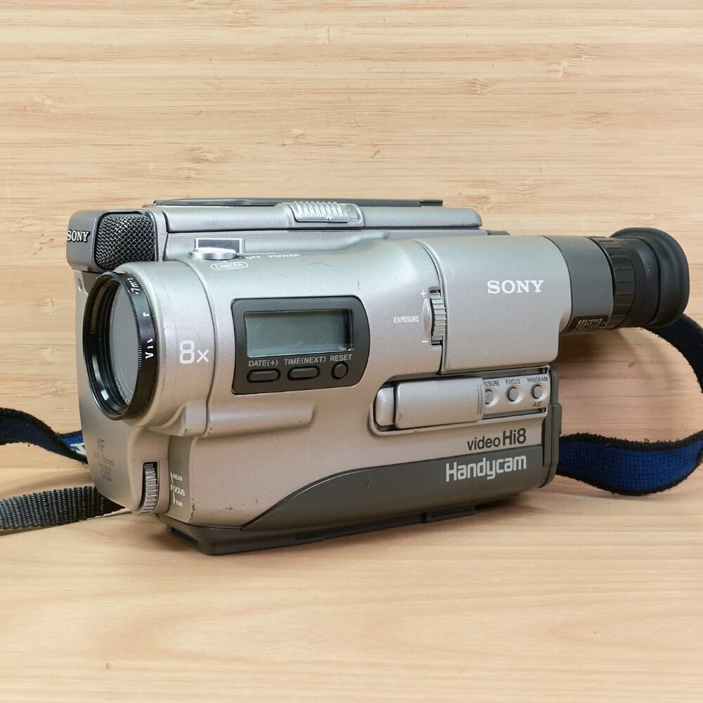 Sony CCD-TR200 / Hi8 Handycam / Video Camcorder / Made in Japan V volodymystet0